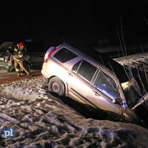 Wypadek na DK-61. Dwie osoby trafiły do szpitala [ZDJĘCIA]