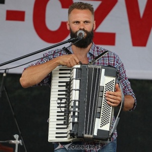 Witek Muzyk Ulicy wystąpił na Art Czwartku [ZDJĘCIA]