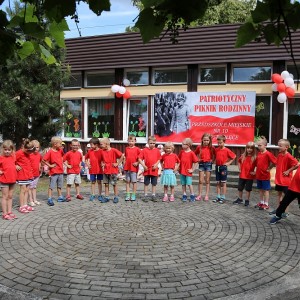 Rodzinny piknik patriotyczny w Przedszkolu Miejskim nr 10 [WIDEO, ZDJĘCIA]