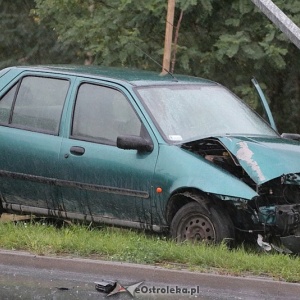 Ostrołęka: Staranował betonowe słupy i hydrant! [ZDJĘCIA]