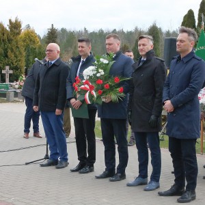 Ostrołęczanie w hołdzie ofiarom Zbrodni Katyńskiej [WIDEO, ZDJĘCIA]