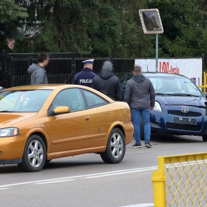 Kolizja przy „jedynce” na Fieldorfa Nila [ZDJĘCIA]