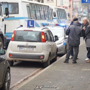 Kolizja z &#8222;elką&#8221; na Starym Mieście [ZDJĘCIA]