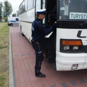 Ostrołęka: Policyjna akcja "Truck&Bus". Kontrola autobusów i ciężarówek 