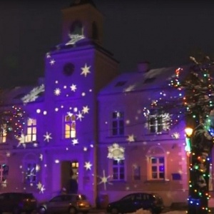 Niesamowite iluminacje świąteczne na Starym Rynku w Łomży&nbsp;&nbsp;[WIDEO]