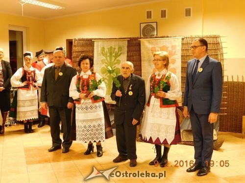 Marianna Pokora uhonorowana została odznaką &#8222;Zasłużony dla kultury polskiej&#8221;, fot. ZS nr 5 w Ostrołęce