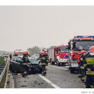 Mierzęcice: Tragiczny wypadek na S1. Na miejscu zginął kierowca auta osobowego