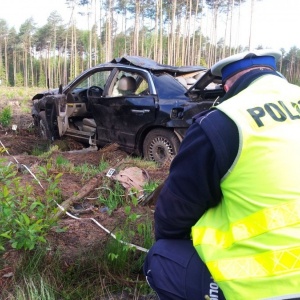 Tragiczny wypadek w Durlasach pod Ostrołęką: Nie żyje dwóch młodych mężczyzn [ZDJĘCIA]