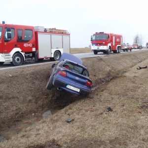 Żarnowo Pierwsze: Wypadek na DK 61. Ranne 3 osoby, w tym 2 dzieci