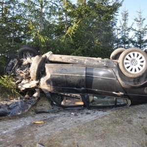 Groźny wypadek na DK 62. Pijany kierowca audi uciekł z miejsca zdarzenia [ZDJĘCIA]
