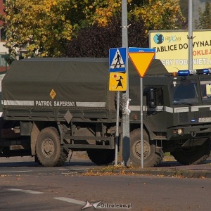 Ostrołęka: Pocisk podrzucony w reklamówce pod śmietnik wywieziony na poligon [ZDJĘCIA]