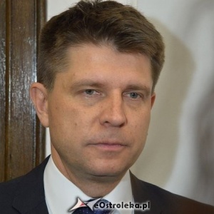 Inwigilacja Ryszarda Petru? Policja: to standardowe działania