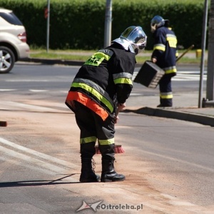 Plama oleju na ulicy Warszawskiej i Stacha Konwy