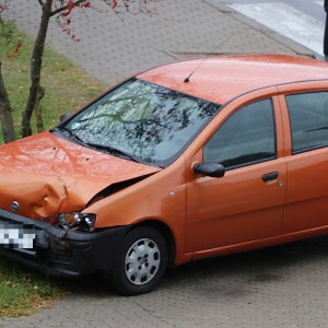 Kolizja na skrzyżowaniu Goworowskiej z Konopnickiej. Sprawcą senior