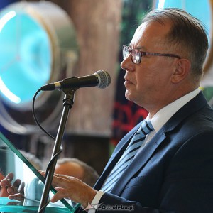 Mirosław Rosak nadal rządzi Wydziałem Oświaty
