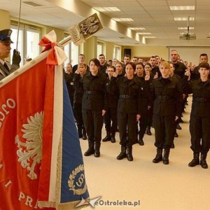 70 nowych policjantów trafiło do garnizonu mazowieckiego [ZDJĘCIA]