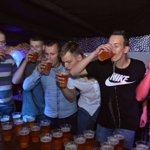 Zawody w piciu piwa w Clubie Ibiza Zalesie [ZDJĘCIA]