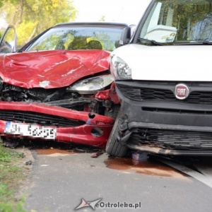 Wypadek w Czarnowcu. Dwie osoby trafiły do szpitala [ZDJĘCIA]