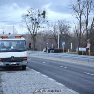 Uderzył fordem w latarnię. Pasażerka trafiła do szpitala [ZDJĘCIA]