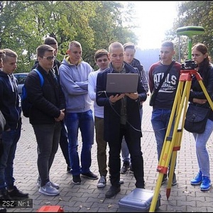 Przyszli geodeci z ZSZ nr 1 z wizytą w olsztyńskim uniwersytecie [ZDJĘCIA]