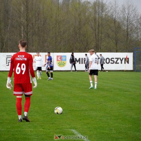 IV liga ruszyła. Falstart Weszło, remis Troszyna