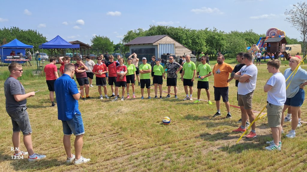 KSK triumfuje w II turnieju siatkówki na trawie w Przytułach Starych