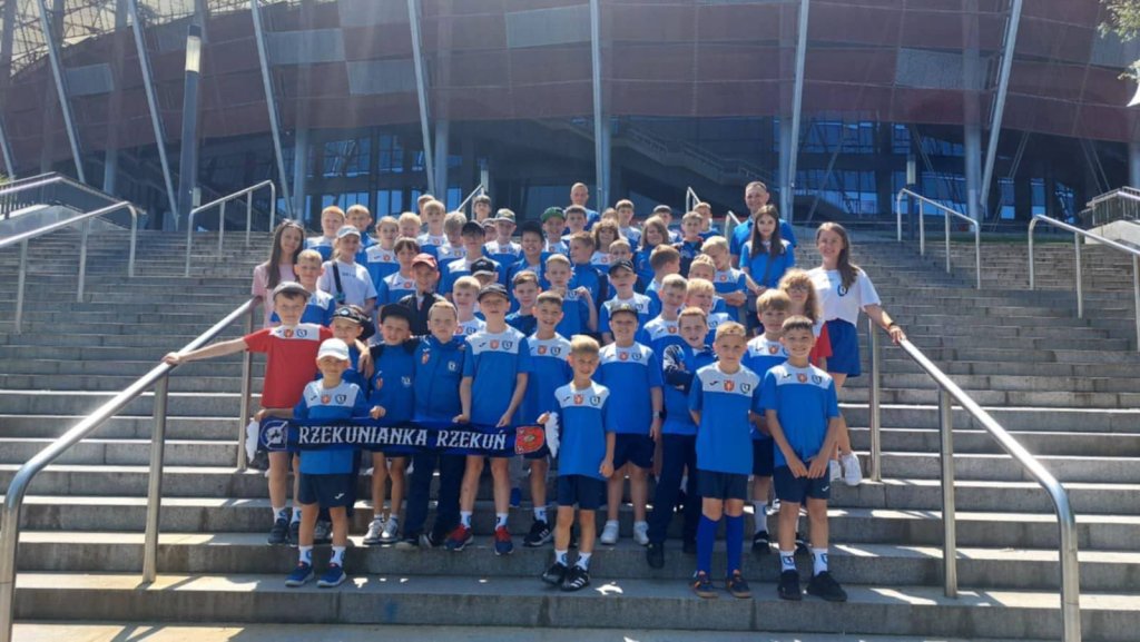 Młodzi piłkarze z Rzekunia na Narodowym! Dzieci marzą o grze na legendarnym stadionie