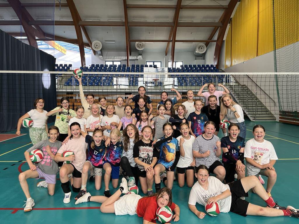 Koniec sezonu najmłodszych siatkarek Nike Ostrołęka. "Jesteśmy z nich dumni!"