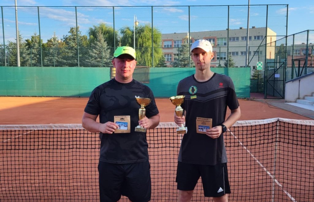 Rafał Boryszewski triumfuje w turnieju OPEN. Emocjonujące mecze na ostrołęckich kortach