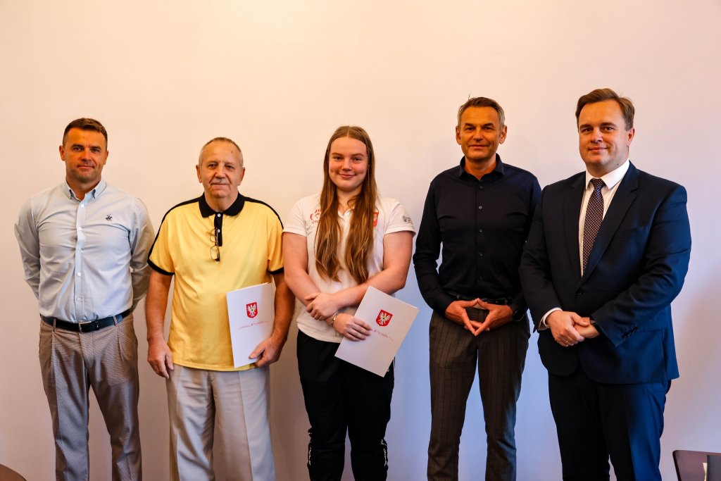 Brązowa medalistka Mistrzostw Europy odwiedziła ratusz. Prezydent pogratulował Dorocie historycznego sukcesu