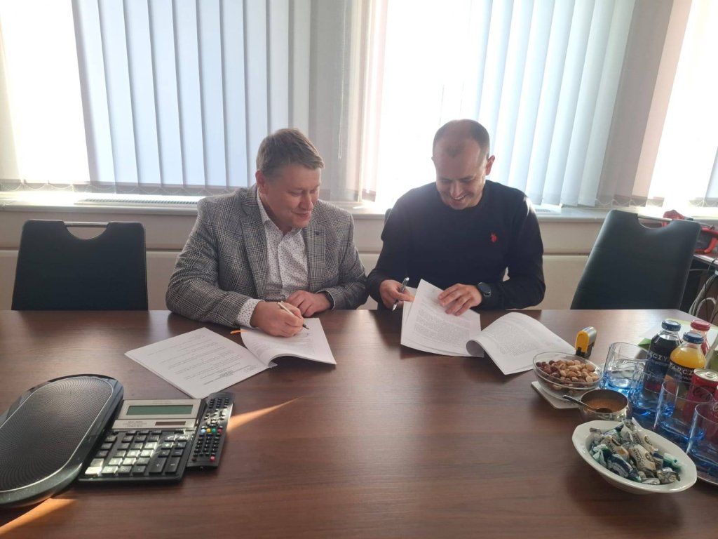 ENERGA Elektrownie Ostrołęka inwestuje w młodych sportowców. Nowy sprzęt dla UKS Diament