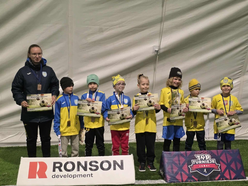 Korona Ostrołęka na podium! Rocznik 2019 z sukcesem w Książenicach