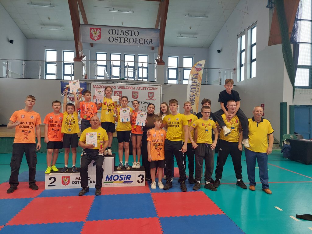 Wielobój atletyczny w Ostrołęce. "Przyszłość polskiego sportu jawi się w różowych barwach" [ZDJĘCIA]