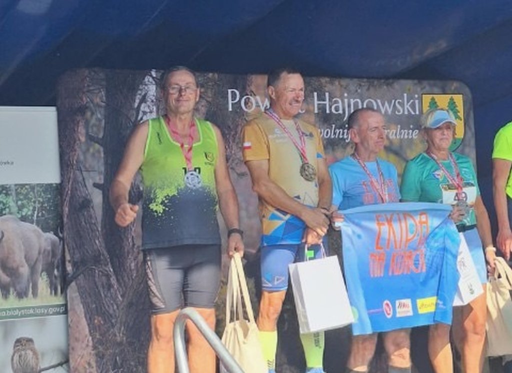 Srebrny medal z Hajnówki. Jerzy Bakuła na Mistrzostwach Polski w Nordic Walking