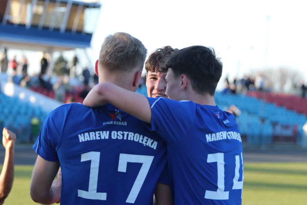 Dramatyczna końcówka w meczu Narwi! Grad goli w doliczonym czasie gry