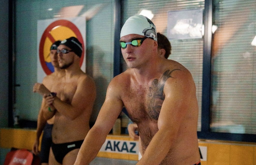 Rafał Majkowski popłynął w Nocnym Praskim Pływaniu. "Optymistyczny prognostyk"