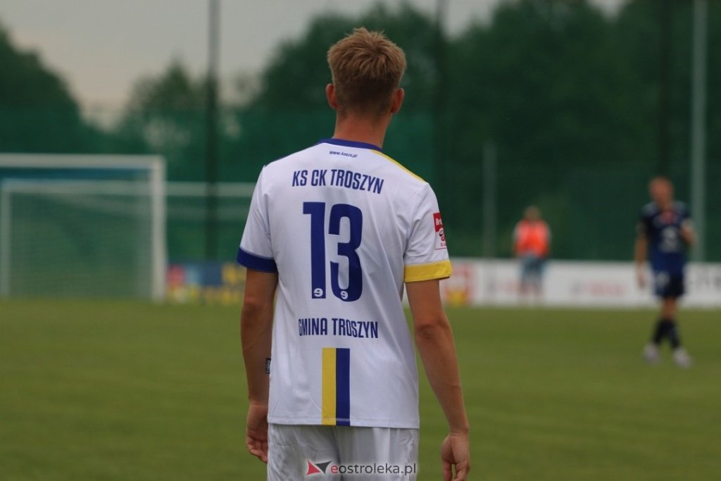 III liga. Troszyn lepszy od GKS-u. Bramka Tyski ozdobą meczu [WIDEO]