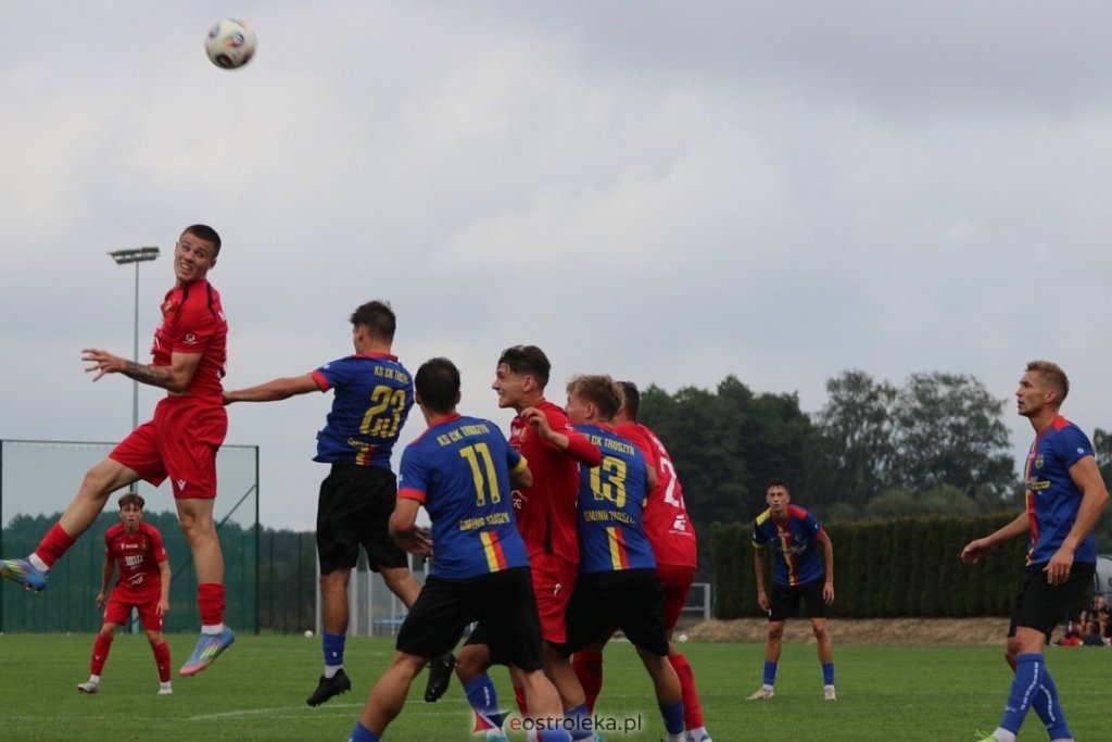 Troszyn dał przykład. Piłkarskie emocje od III ligi do B Klasy [WYNIKI, TABELE]