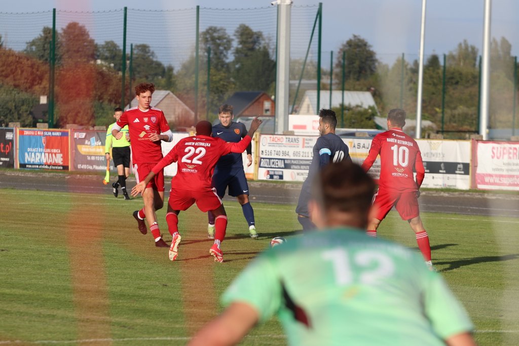 Drężek w roli głównej. Narew zdeklasowała Escolę [ZDJĘCIA]