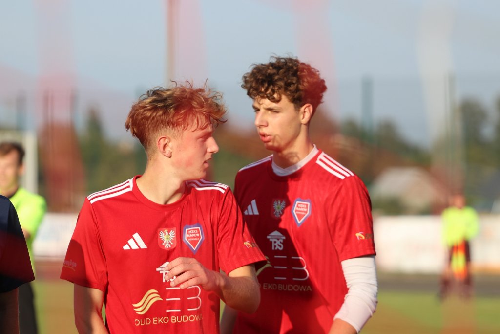 Piłkarski weekend w regionie. Przegląd wyników od III ligi do klasy B [TABELE]