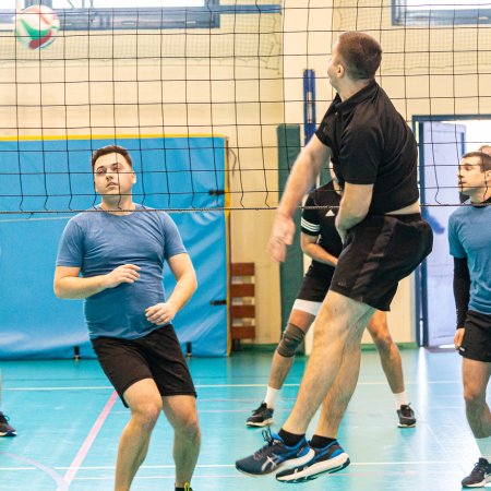 Siatkarska batalia w Ostrołęce – żołnierze pokazali sportowego ducha! [ZDJĘCIA]