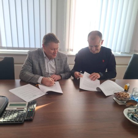 ENERGA Elektrownie Ostrołęka inwestuje w młodych sportowców. Nowy sprzęt dla UKS Diament