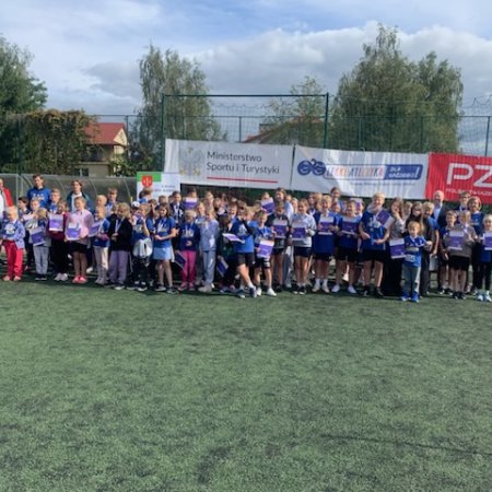 Event lekkoatletyczny w Olszewie-Borkach. Ponad 100 uczniów w akcji!