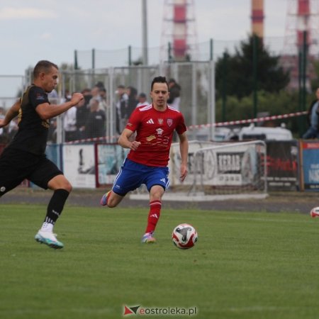 "Jest gwiazdą!". Kluczowy zawodnik Narwi zostaje w klubie na dłużej