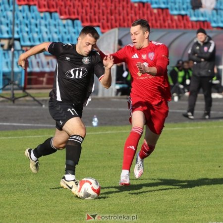 Piłkarski weekend. Za nami hitowe starcia w Ostrołęce. W regionie też było ciekawie [WYNIKI]