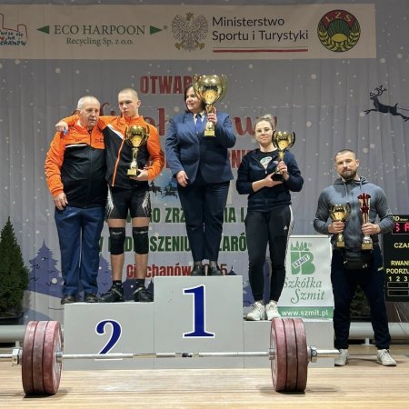 "Worek rekordów od Mikołaja" dla ostrołęckich ciężarowców. Medale i seria życiówek [ZDJĘCIA]