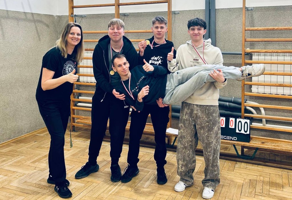 Siatkarskie emocje w ostrołęckiej „Czwórce” [ZDJĘCIA]