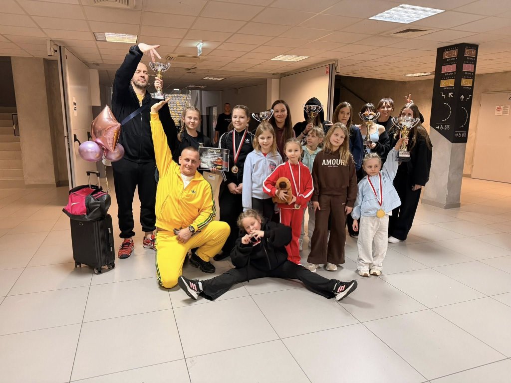 Sukces gimnastyczek Bee Hero Ostrołęka w Opolu. Grad medali na ogólnopolskiej arenie [ZDJĘCIA]