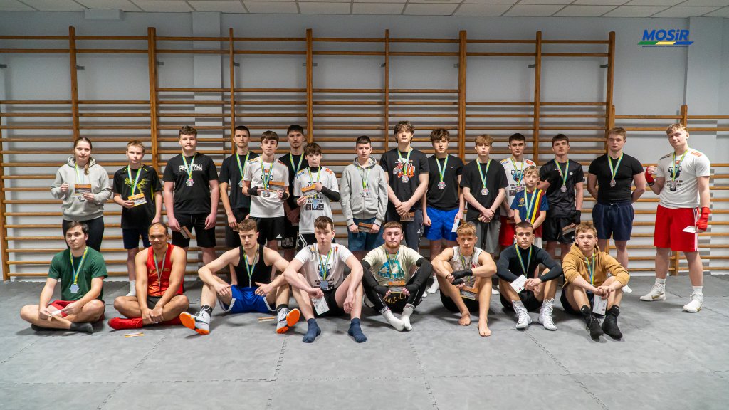 Ferie w rękawicach bokserskich. Victoria trenowała młodych adeptów "szermierki na pięści" [WIDEO, ZDJĘCIA]