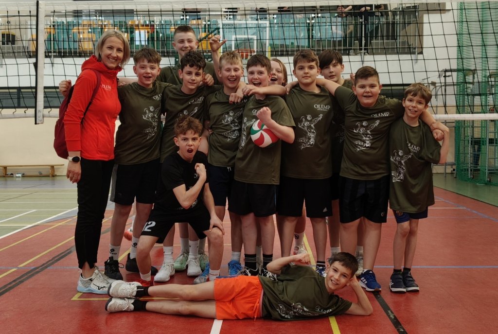 Sukces młodych siatkarzy UKS Olimp Ostrołęka! Dwie "trójki" w półfinałach Mistrzostw Mazowsza